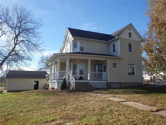 301 N Wooden Ave, Braymer, MO 64624