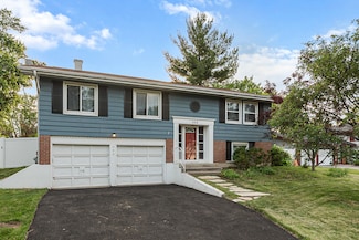 2S050 Ivy Ln, Lombard, IL 60148