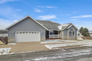 106 S 2nd St, Alma, WI 54610