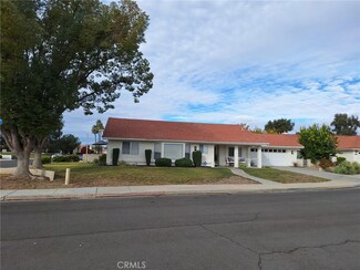 2874 Maple Dr, Hemet, CA 92545