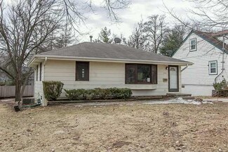 3900 Lincoln Place Dr, Des Moines, IA 50312