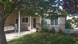 2004 Sierra Vista Dr, Tonopah, NV 89049