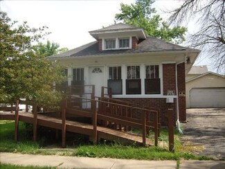 1219 Liberty St, Aurora, IL 60505