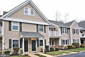 8 Comly Ct, Flourtown, PA 19031