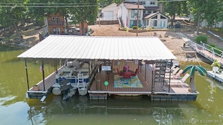 33367 Emerald Rd, Sunrise Beach, MO 65079