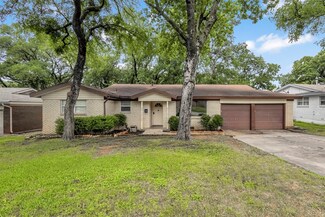 704 Oakwood Dr, Euless, TX 76040