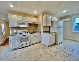 19 1/2 Jefferson St Unit 3, Cambridge, MA 02141