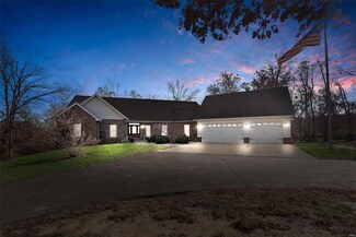 200 Highway Y, Winfield, MO 63389