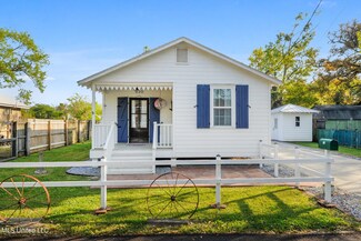 530 State St, Bay Saint Louis, MS 39520
