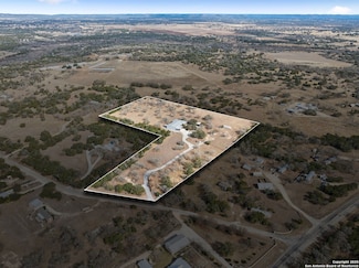 200 Highland Dr, Bandera, TX 78003