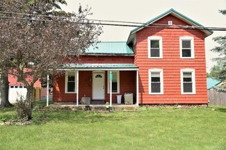 3132 Johnson Creek Rd, Middleport, NY 14105