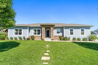 1501 S 7th St, Adel, IA 50003