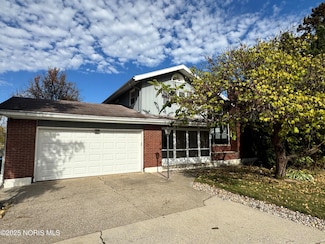 2707 Arthur St, Oregon, OH 43616