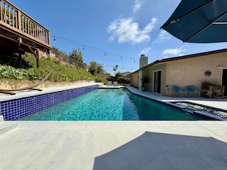 5339 Pendleton St, San Diego, CA 92109