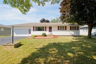 15 Lucena Dr, Rochester, NY 14606