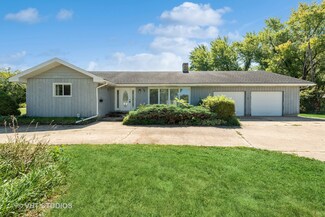 8103 White Oaks Rd, Wonder Lake, IL 60097