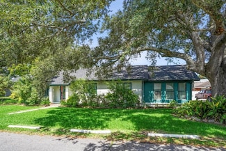 2200 Montesquieu St, Chalmette, LA 70043