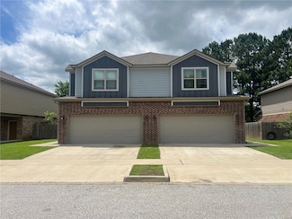 1211 N Sicily Ln, Fayetteville, AR 72704