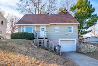 122 N College St, Cedar Falls, IA 50613
