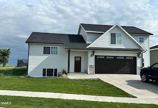 2017 Granite Rd, Watford City, ND 58854