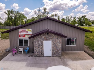 329 3rd St, Fingal, ND 58031