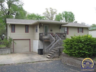 318 Center St, Carbondale, KS 66414