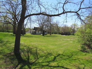 15215 Hollywood Rd, Monticello, IA 52310