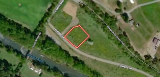 4 Elwood Dr, Hot Springs, VA 24445