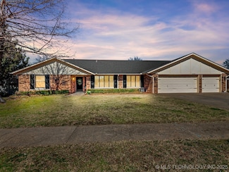 2540 Chapel Hill Rd, Bartlesville, OK 74006