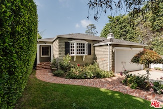 12111 Greenock Ln, Los Angeles, CA 90049