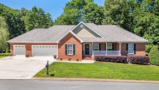 8272 Madison Ave, Soddy Daisy, TN 37379