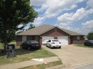 859 Meadowlands Dr, Centerton, AR 72719