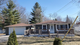 110 Oakwood Ave, Prudenville, MI 48651