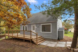 3504 Woodland Cir S, Island Lake, IL 60042