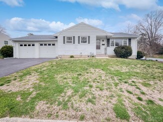 4 Brian Ln, Spotswood, NJ 08884