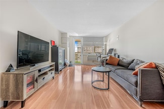 118-17 Union Turnpike Unit 10L, Forest Hills, NY 11375
