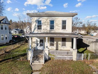 2210 W 3rd St, Davenport, IA 52802