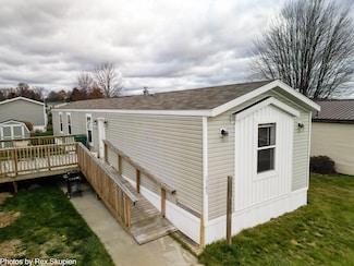 1303 Windridge Ln, Fremont, MI 49412