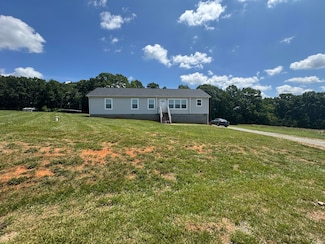 1148 Chapel View Ln, Moneta, VA 24121