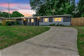 5204 Van Aken Dr, Orlando, FL 32808