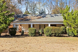 1429 Poplar Ridge Dr, Memphis, TN 38120