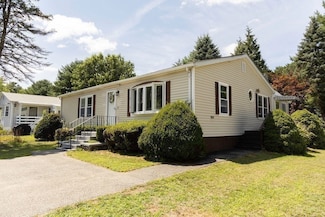 7 Green Holly Dr, Kingston, MA 02364