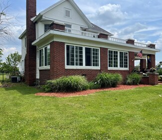2611 Friday Rd, Coloma, MI 49038