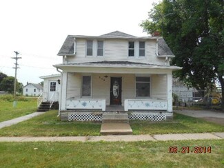 218 E 4th St, Wilton, IA 52778