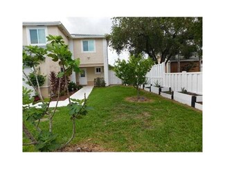 301 W Riverbend Dr, Sunrise, FL 33326
