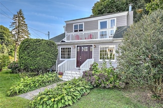 141 Shawomet Ave, Warwick, RI 02889