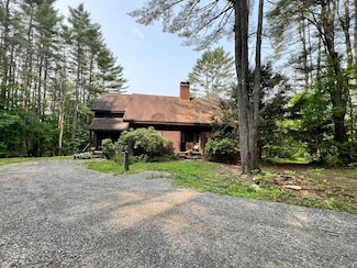 168 Thorn Apple Ln, Hartford, VT 05047