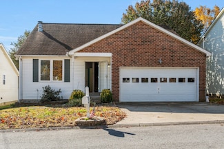 104 Edgehill Ln, Hendersonville, TN 37075