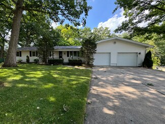 12210 Hendricks Ct, Crown Point, IN 46307