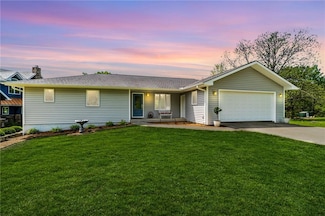 1718 Lake Viking Terrace, Gallatin, MO 64640